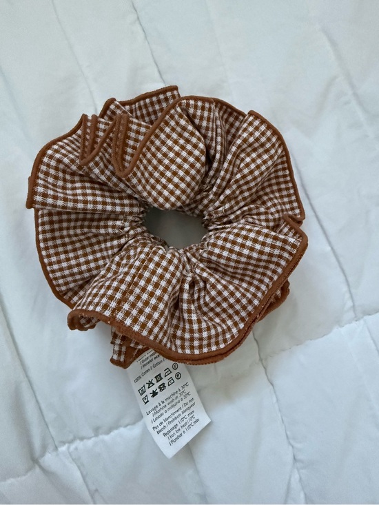 Sezane Accessories - Sezane gingham scrunchie